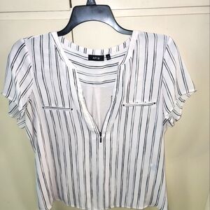 APT9 Summer blouse. XL. White with black stripes. 1/4 zip up